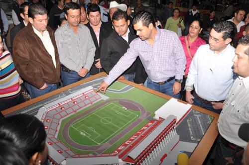 Avanza construcción de estadio de fútbol